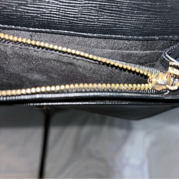 Bebe Black Los Angeles Snap Logo Embossed Crossbody Faux Leather and Chain Bag - Picture 5 of 14